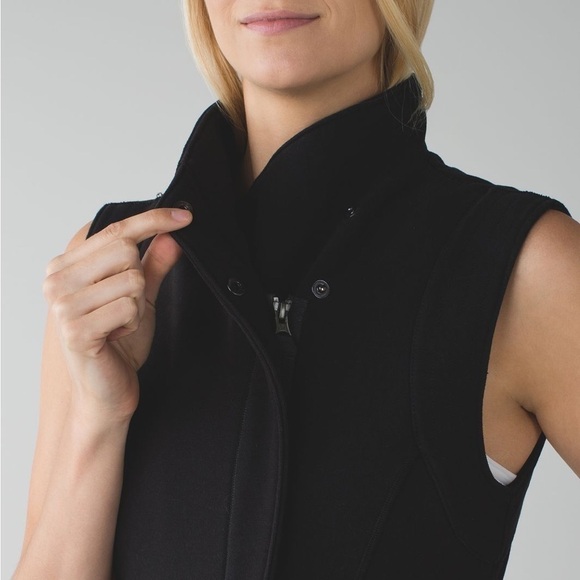 LULULEMON Versa Vest Black EUC Collared Cozy warm 10 - Picture 2 of 6